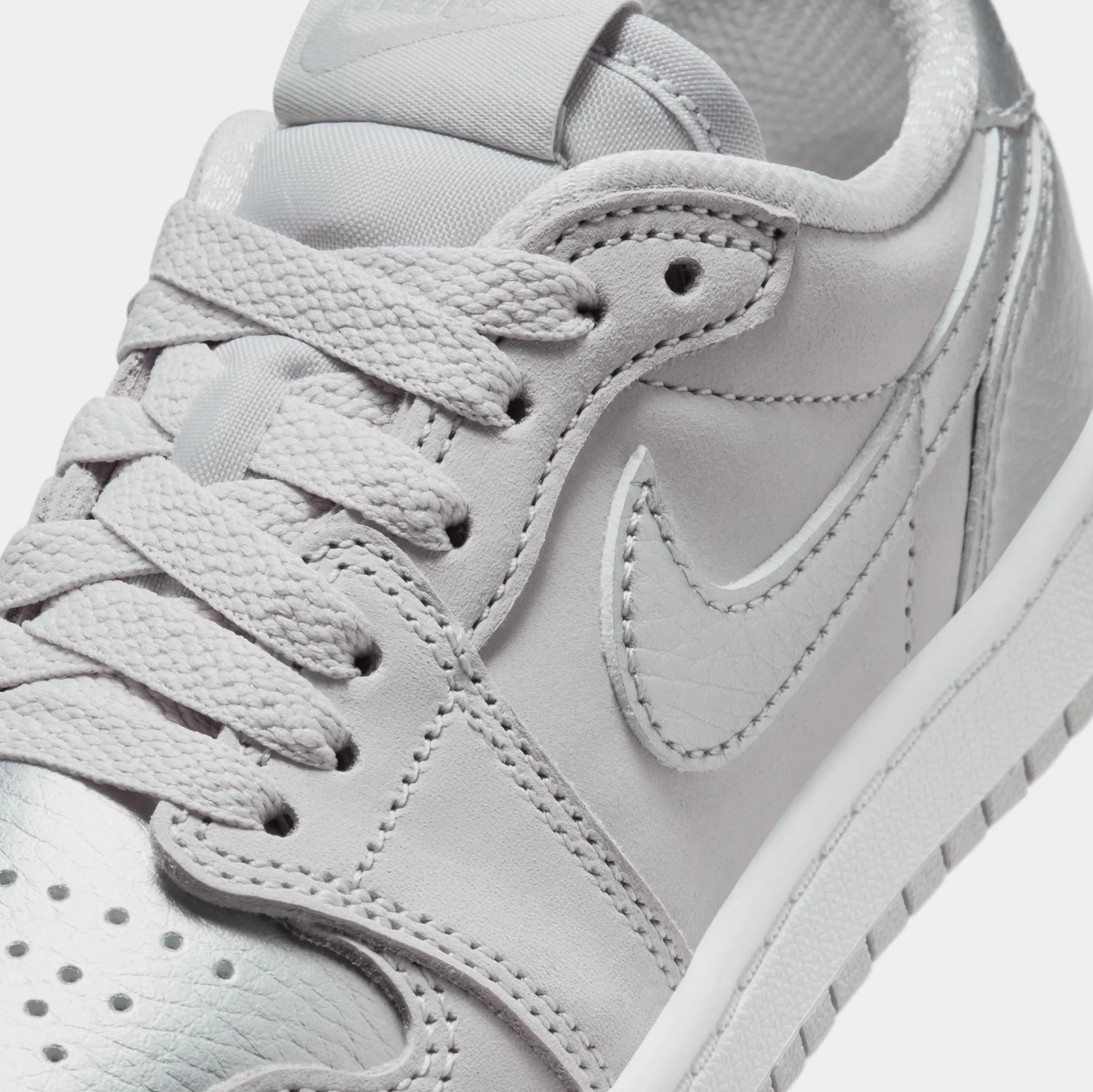 Air Jordan 1 Retro Low OG Metallic Silver Preschool Lifestyle Shoes (Neutral Grey/Metallic Silver/White)