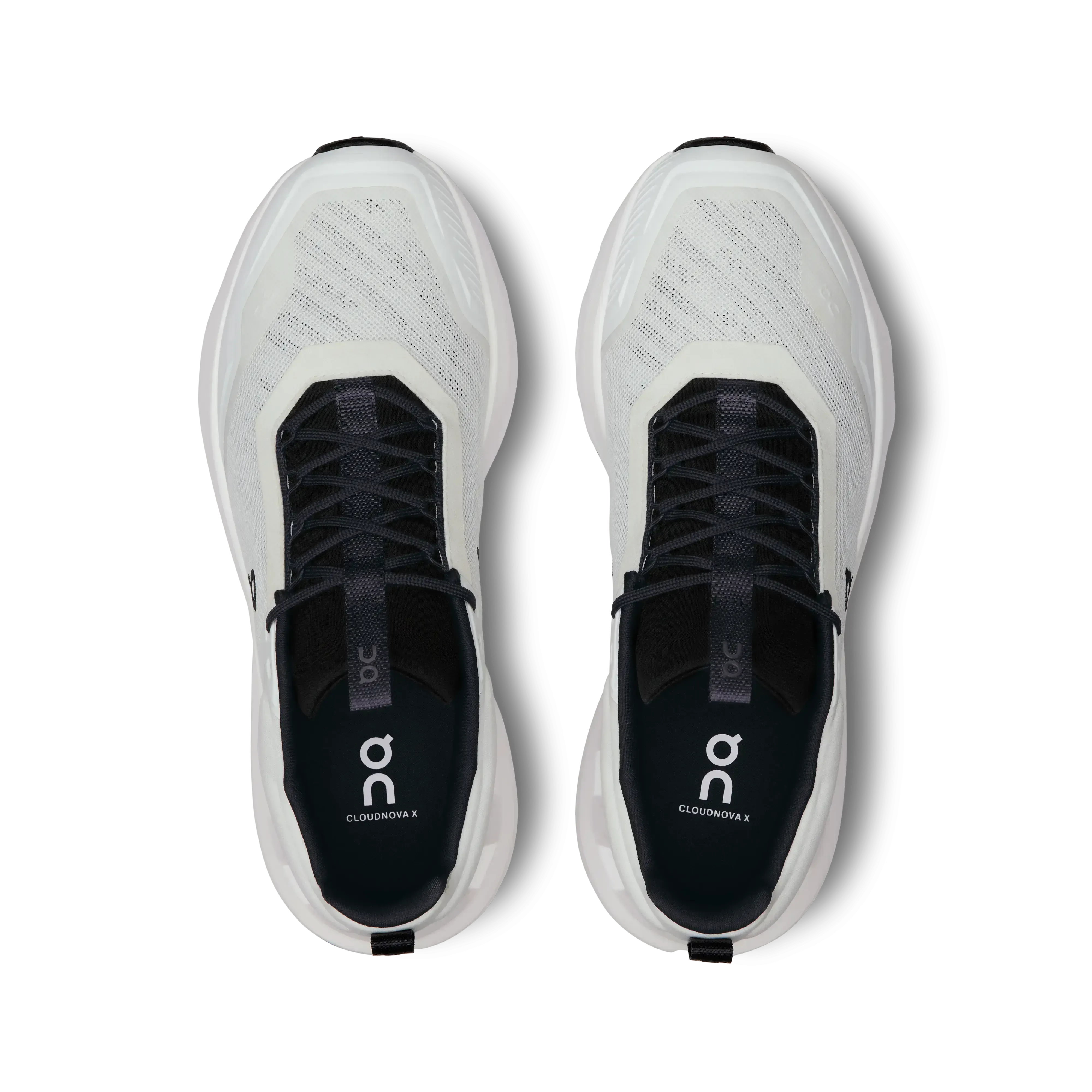 On Running Men´s Cloudnova X Shoes - White / Black